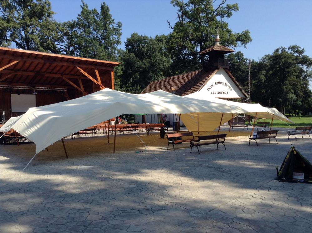 Cort African 150 m² (15 x 10,5)